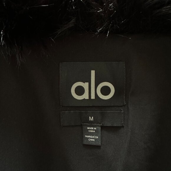 ALO Opulent Faux Fur Cropped Jacket - M - Picture 4 of 6